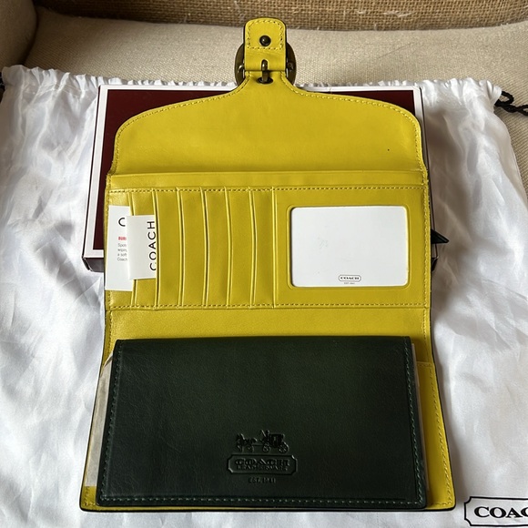 New in Box Coach Bleecker Bottle Green Checkbook Wallet Tattersall Lining w/tags - Picture 4 of 13